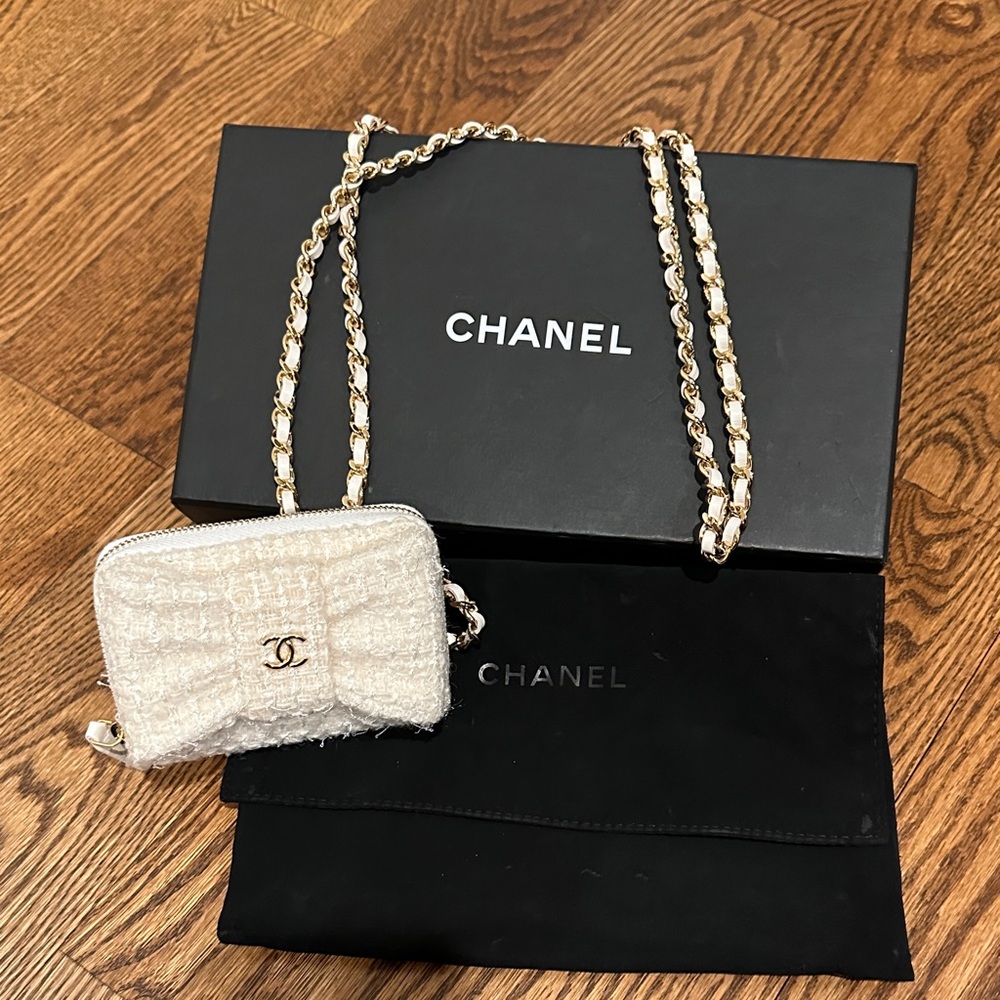 Chanel Ivory White Tweed Mini Bow VIP Card Holder Bag with Gold Chain